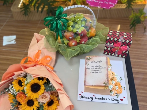 20/11 thật là VUI và nhiều bất ngờ thú vị cho thầy Ram