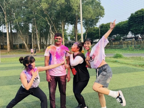 Tham gia Holi Festival 2025