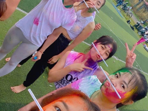 Tham gia Holi Festival 2025